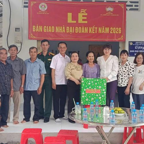 BÀN GIAO NHÀ ĐẠI ĐOÀN KẾT